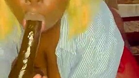 Two amateurs lick shaved pussies in homemade lesbian scene