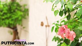 Putri Cinta Squirts On Camera