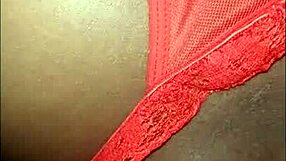 com a cunhadinha no sofa da sala, ela teve orgasmo