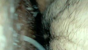 Заварен син ближе и чука тесната мокра путка на майка си прегъната през нощта