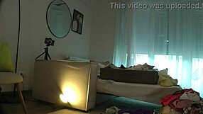 Hot Skinny Blonde Twerks Big Ass