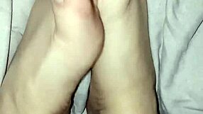 Gretala Shows Off Her Natural Bare Feet Without Polish!