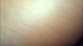 com a cunhadinha no sofa da sala, ela teve orgasmo