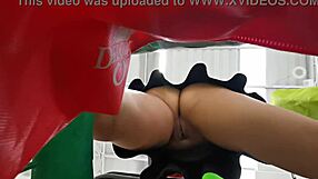 Cazador de culos milf mexicana en el supermercado