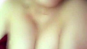 Wanna see this girl masturbate live?