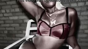 Sexy Anastasia Dior kontrastuje blond červenovláska ebonové vibrace ve svých zajímavých nových model promo scénách