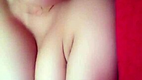 Wanna see this girl masturbate live?