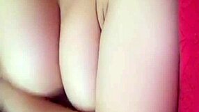 Wanna see this girl masturbate live?