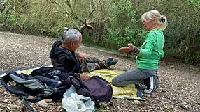 Retki velipuolen kanssa muuttuu kuumaksi blowjobiksi vuorella päättyen cumiin suuhun