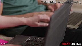 Genert fyr Diego Perez slikker og knepper lille varm cheerleader Melody Marks