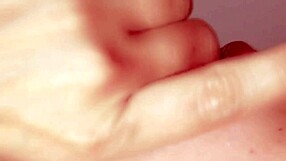 Stedsøster får første facial i del en