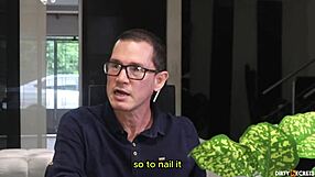 계부모와 거래해서 아내 박고 트랜스젠더 여친한테 말 안 해, 침실 란제리에서