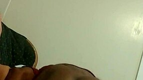 Digging Deep In That Pussy