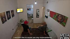 Η Doña Susi, η ώριμη Μεξικανή BBW, λυγίζει για την πρώτη της οντισιόν. Ο νεαρός 18+ τύπος την καβαλάει σε cowgirl και της δίνει τελείωμα στα κρεμαστά της στήθη