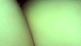 Cưỡi ngựa blowjob from teen couple gets intense and wild