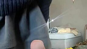 Huge cock from Cape Town explodes in massive cumshot