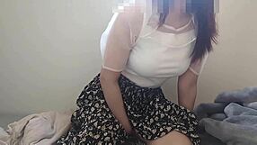 커브 일본 아마추어가 침실 솔로에서 큰 엉덩이로 귀엽고 섹시하게 유혹