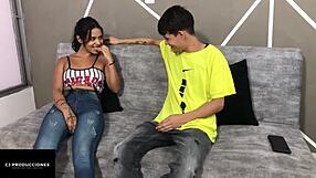 Колумбийска латинка тийн заварена сестра се съгласява да се съблече и да бъде ебана здраво вкъщи част 1