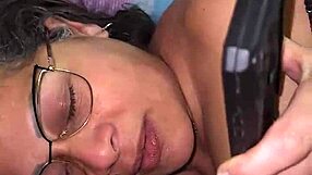 Mi Madrastra INFIEL Gets CREAMPIE While Talking on Phone!