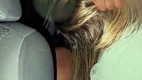 Barda siyah adamla tutkulu randevu, sonra araba sikişi boynuzlu sürerken