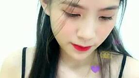 Em hotgirl Việt livestream Uplive? This sexy Asian Korean webcam babe is turning up the heat!