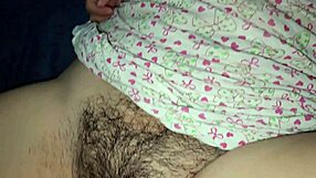 Xxx amatőr könnyen megbaszom a diákomat nedves krémes töltéssel szőrös puncijába