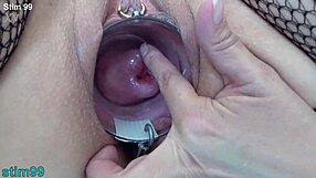 Milf japonesa explora colo do útero com dildo de pau alemão