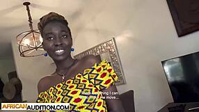 Beleza africana de bunda grande é explorada por paus monstros brancos numa entrevista de casting falso