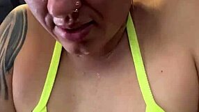 fui treina de biquinho fil dental na academia de frente da praia de copacabana no rj quase fui expulsa fiquei com tanto tes�o que fiquei toda babadinha na bucetinha!