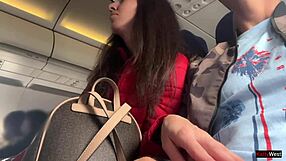 เงี่ยนสุดๆ โชว์ควยแล้วชักว่าวบนเครื่องบินแน่นคน