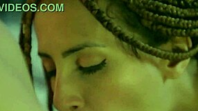 Arkadaş kız arkadaşını oral inek pozisyonunda pencere açıkken sertçe pompalıyor