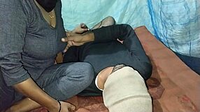 Apa Berlaku Apabila Pasangan Desi India Kampung Teroka 69 Liar dan Jilat Memek Di Ladang