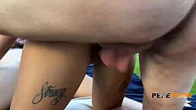 Valeria Del Rio testira 2 amaterska novajlija u otvorenom javnom trojcu sa dubokim grlom i grubim doggystyle jebanjem