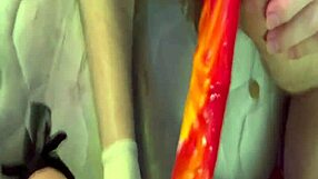 Μεγάλος πούτσος σε στράπον γίνεται κυριαρχία με τεράστιο στράπον και πρωκτικά παιχνίδια σε κοντινή προβολή κώλου