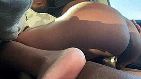 お尻デカ黒妻が車で俺に跨がって中出し騎乗超好き