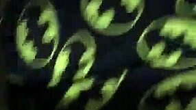 Soția se deschide pentru pula neagră mare masivă care o lovește adânc în burtă în sesiune intensă