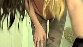 สาวตัวเล็กสมัครเล่นขี่ดิลโด้ยักษ์หนากว่าข้อแขนทะลวงหีแน่นๆ จนเสียวแตกน้ำเลอะ - The Panty Bank