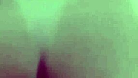 depois que a ruiva safada me contou tudo que ela tem vontade lambuzei a cara dela de porra