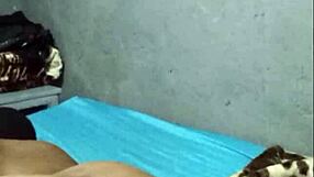 ebony amatør med stor røv hopper på pik i hjemmelavet klip