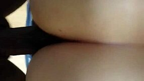 Quickie s BBW spolubývajúcou a obrovským kurcom v internáte interracial akcia