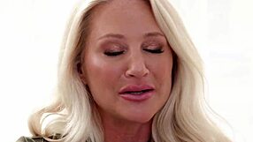 Hei Alexis Malone, Victor Ray, gata pentru șocul cultural cu un masaj nuru uimitor de la o maseuză busty matură?