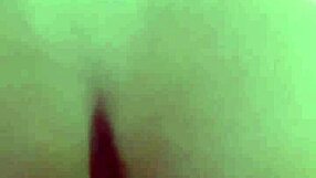 depois que a ruiva safada me contou tudo que ela tem vontade lambuzei a cara dela de porra