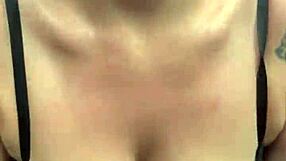 Προσκύνα το καυλί μου! Αισθησιακό femdom POV λατρεία strap-on με μαμά!