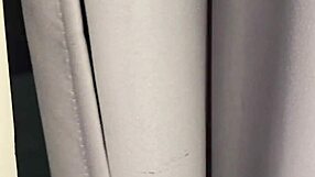 Aku Ketahuan Tetangga Saat Masturbasi dan Ajak Dia Ngentot Aku