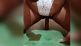 Jag blir så kåt när den här tjocka bbw onanerar passionerat med sin dildo i hemmavideo