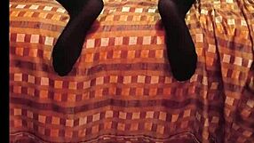 flaquita arrecha se mueve ricoo on the bed with brown eyes