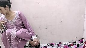 情熱的な新婚夜、インド夫婦がディープスロートフェラと激しいバックで自家製ハードセックス、大量中出し絶頂！