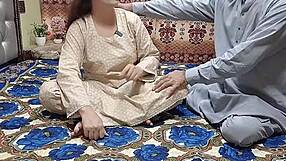 فتاة باكستانية تُنيك خشن في وضع الكلب من رئيسها العربي! صوت هندي إكس إكس إكس إكس إكس عمة ديسي نيك