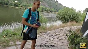 ฮันเตอร์จ่ายเงินเซ็กส์แฟนสาวน่ารักเช็ก ลิลิอาน ในฉากกลางแจ้งสาธารณะ