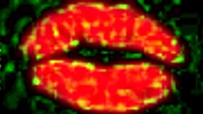 Ta azijska sladka najstnica 18+ Malishka Che čuti takšen intenziven užitek od grobega analnega jebanja in globokega sesanja.